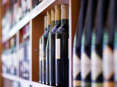 Quelle est la différence entre un vin millésimé et non millésimé ?